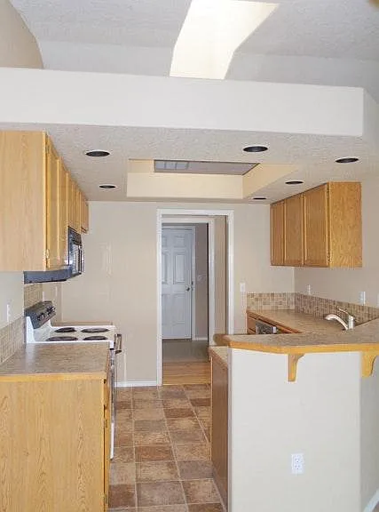 10322 W Jewell St — Photo 6