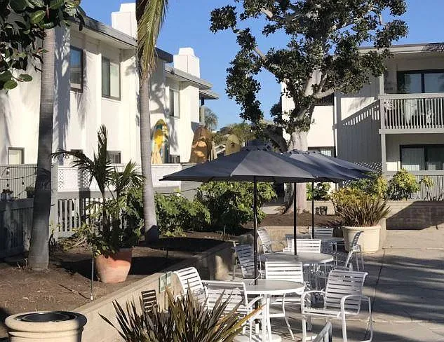 Beach Colony — Photo 8