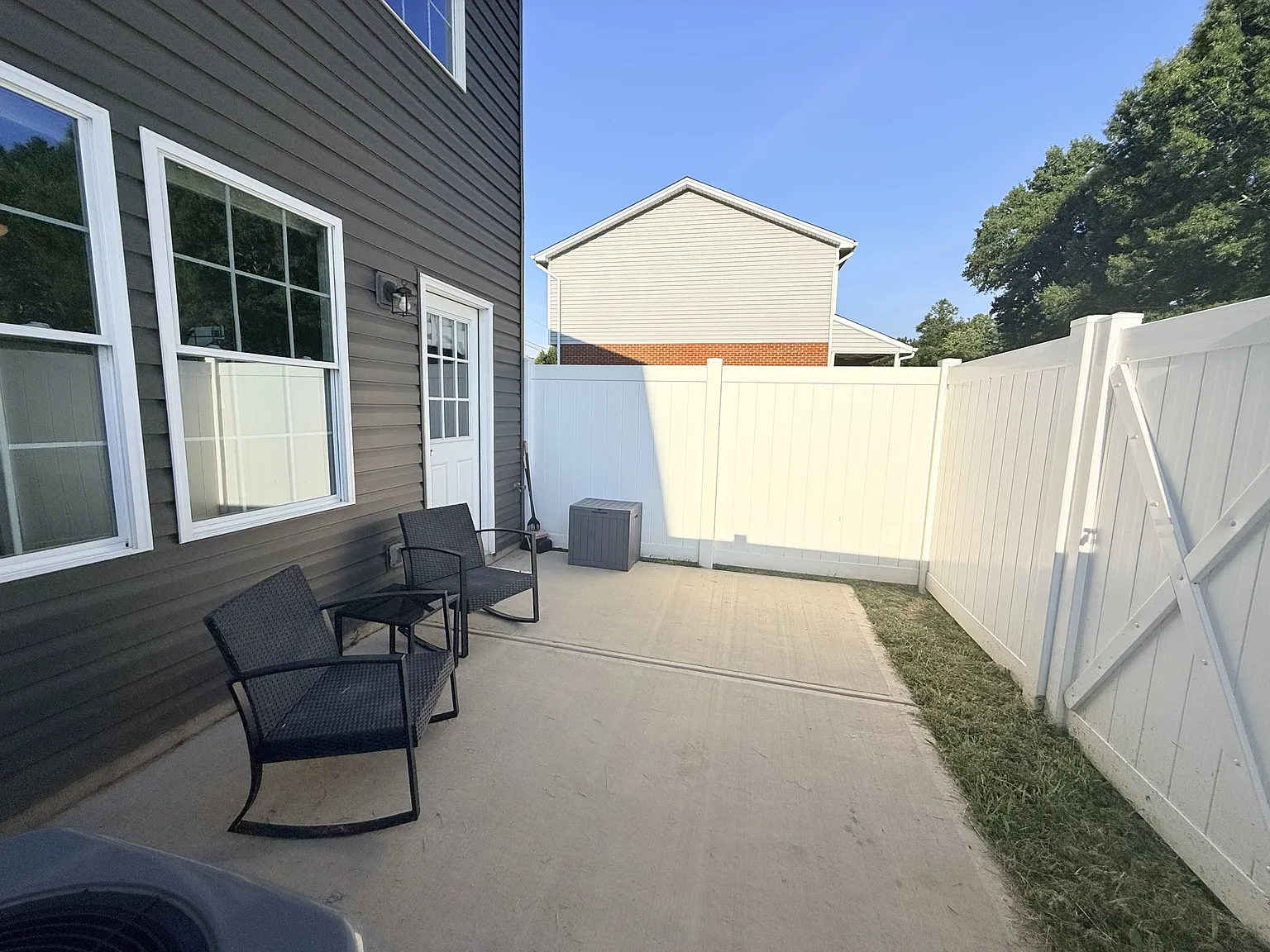 1036 10th Avenue Northeast - 26 — Photo 2