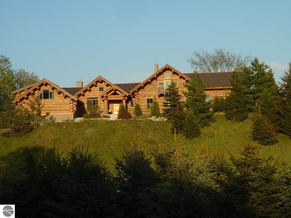 10811 E Hilltop Rd, Suttons Bay, MI 49682 Zillow