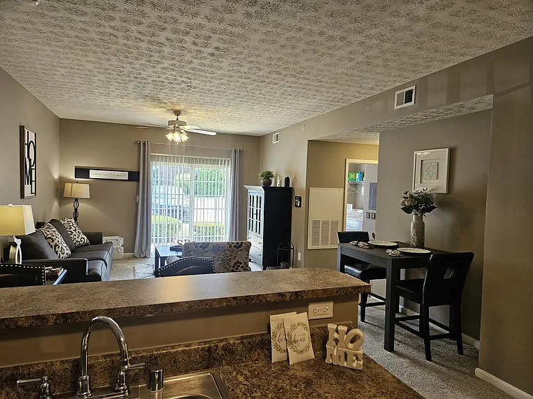 Summit Place Apartments — Photo 15