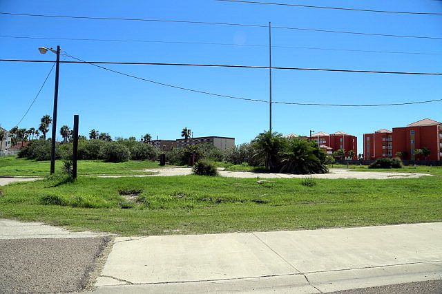 1st image of 210 Padre Blvd