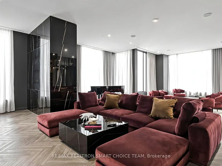 11 Yorkville Ave #5002 — Photo 43