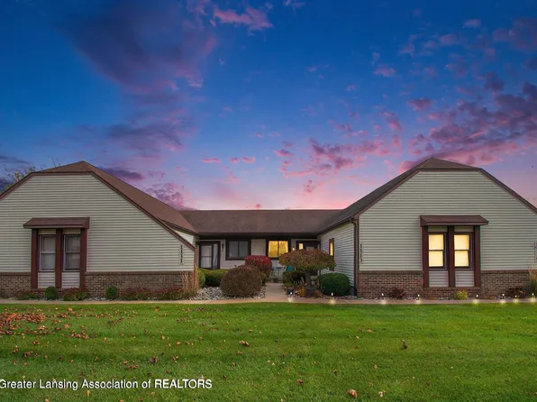 1113 Sunview Dr, Saint Johns, MI 48879