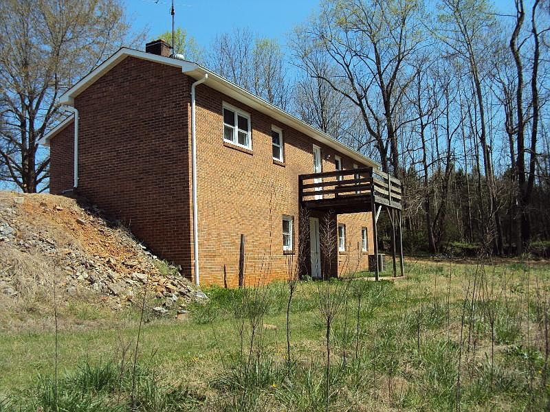 2nd image of 4476 Oakwood Dr