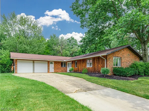 132 Parkview Dr, Aurora, OH 44202