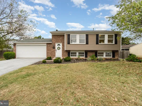 4317 Beaufort Hunt Dr, Harrisburg, PA 17110