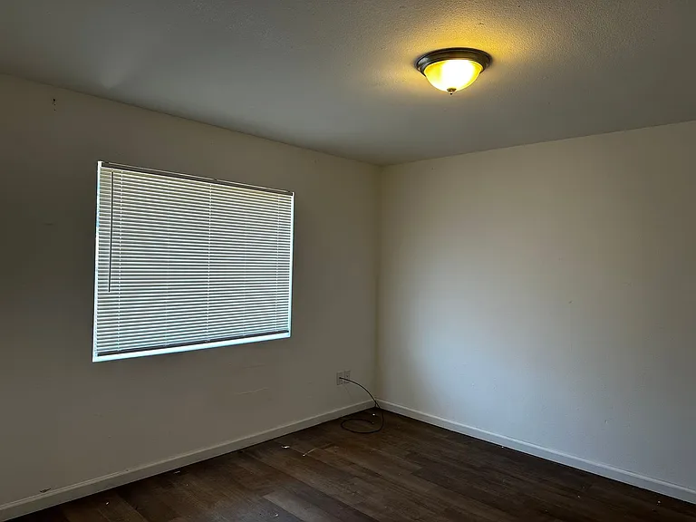 1160 W Vine St — Photo 4