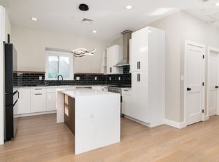 13 Arlington St Condominium, Somerville, MA 02145