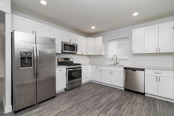 2436 Amelia kitchen-_01252022