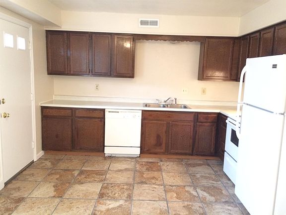 4th image of 138 Brick Ln APT 4