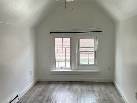 5th image of 4923 Marion Ave #3