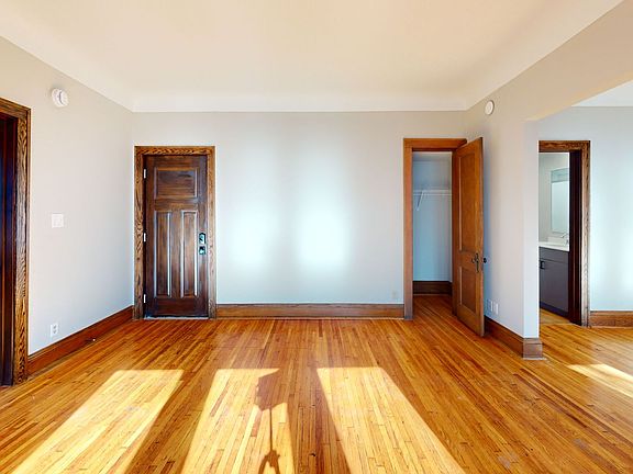 5th image of 1127 4th St SE APT 2