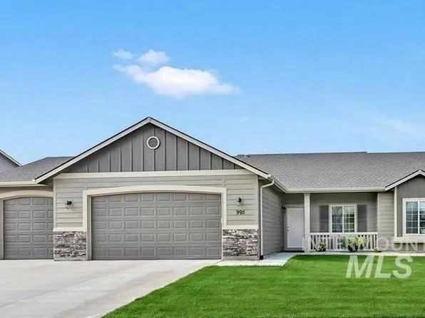 995 E Yaquina Bay Dr, Nampa, ID 83686