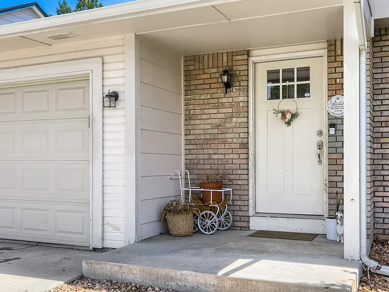 245 Lanfare Pl — Photo 16