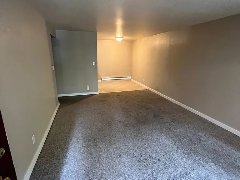 Bonneville Apartments — Photo 6