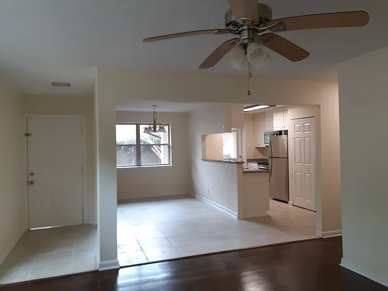 706 Valley Dr — Photo 3