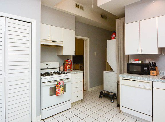 4th image of 3815 N Marshfield Ave #1