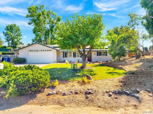 966 Park Dr, Escondido, CA 92029