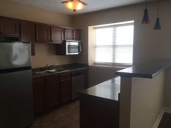 3rd image of 609 S 31st Ave APT 202