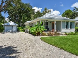 225 Avenue D, Apalachicola, FL 32320