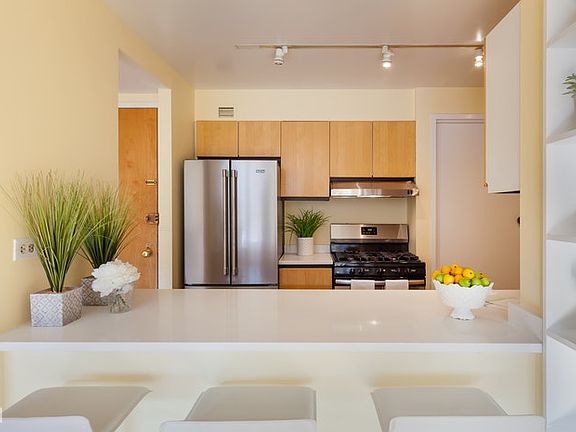 4th image of 386-388 Columbus Ave Unit 8A
