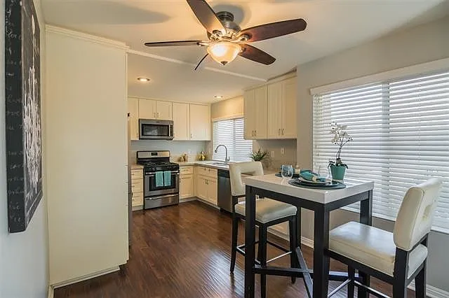 1380 E Washington Ave #49W — Photo 2