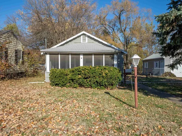 729 E Seneca Pl, Peoria, IL 61603