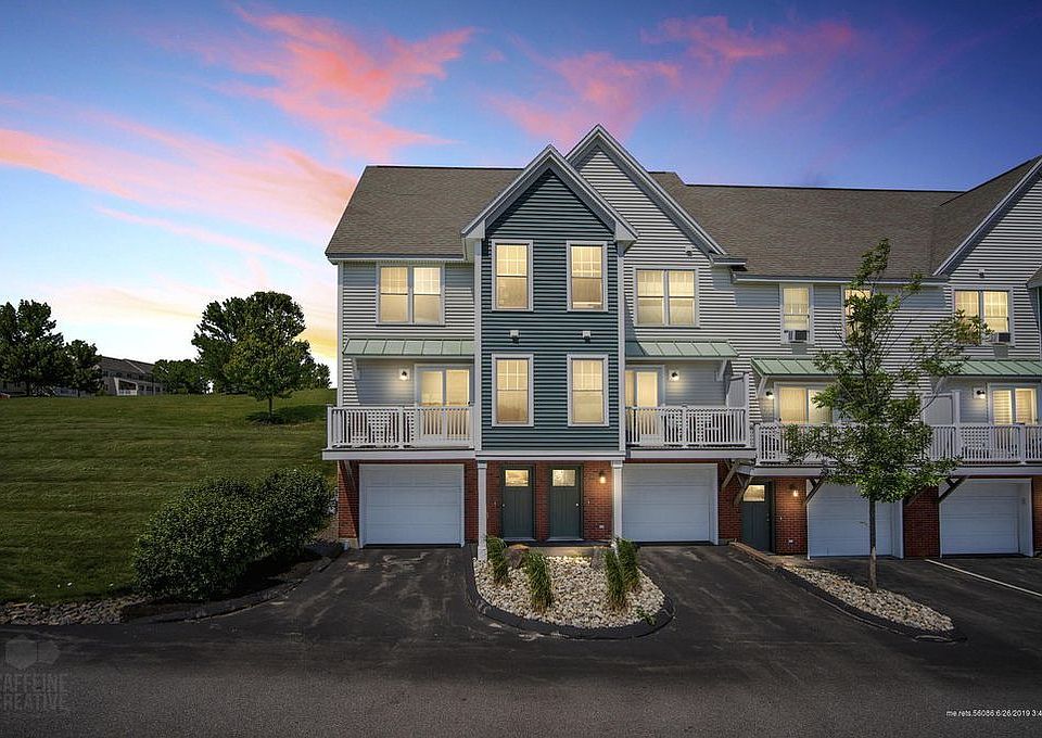 14 Heron Cove Drive South Portland
2 bedroom 1/1/2 bath garage deck patio well managed development