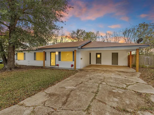 1314 Hooks St, Crockett, TX 75835