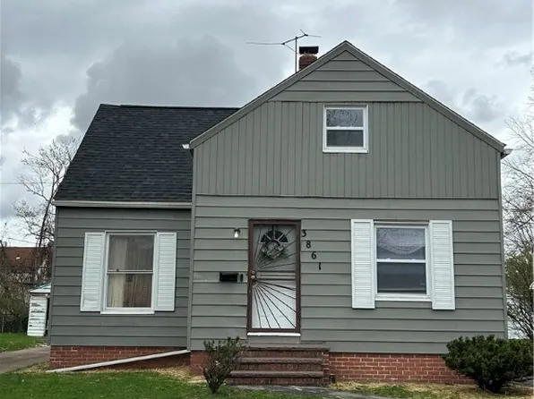 3861 Lee Heights Blvd, Cleveland, OH 44128