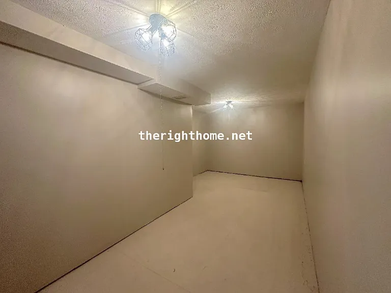 6424 N 68th St — Photo 18
