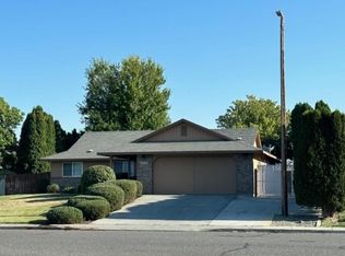 5003 Holly Way, West Richland, WA