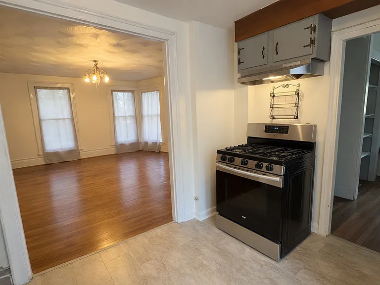 kitchen/dining room