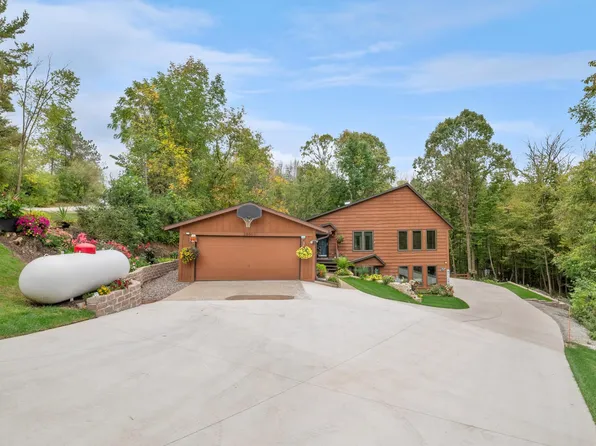 2691 Mayline Dr, Green Bay, WI 54311