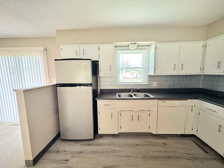 835 E Gay St — Photo 7
