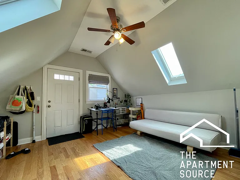 3611 W Wolfram St #2R — Photo 6