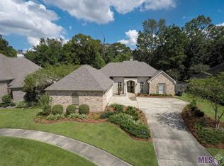 6813 Dianthus Dr, Baton Rouge, LA 70817