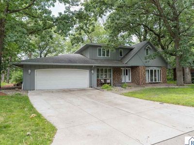 1577 Sherwood Dr, North Mankato, MN, 56003