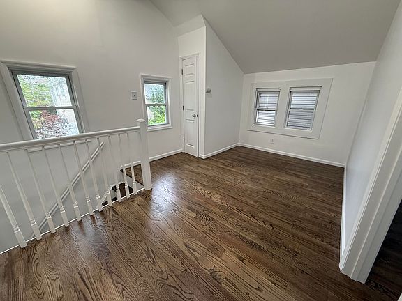 2nd image of 1106 Northern Blvd Unit 2