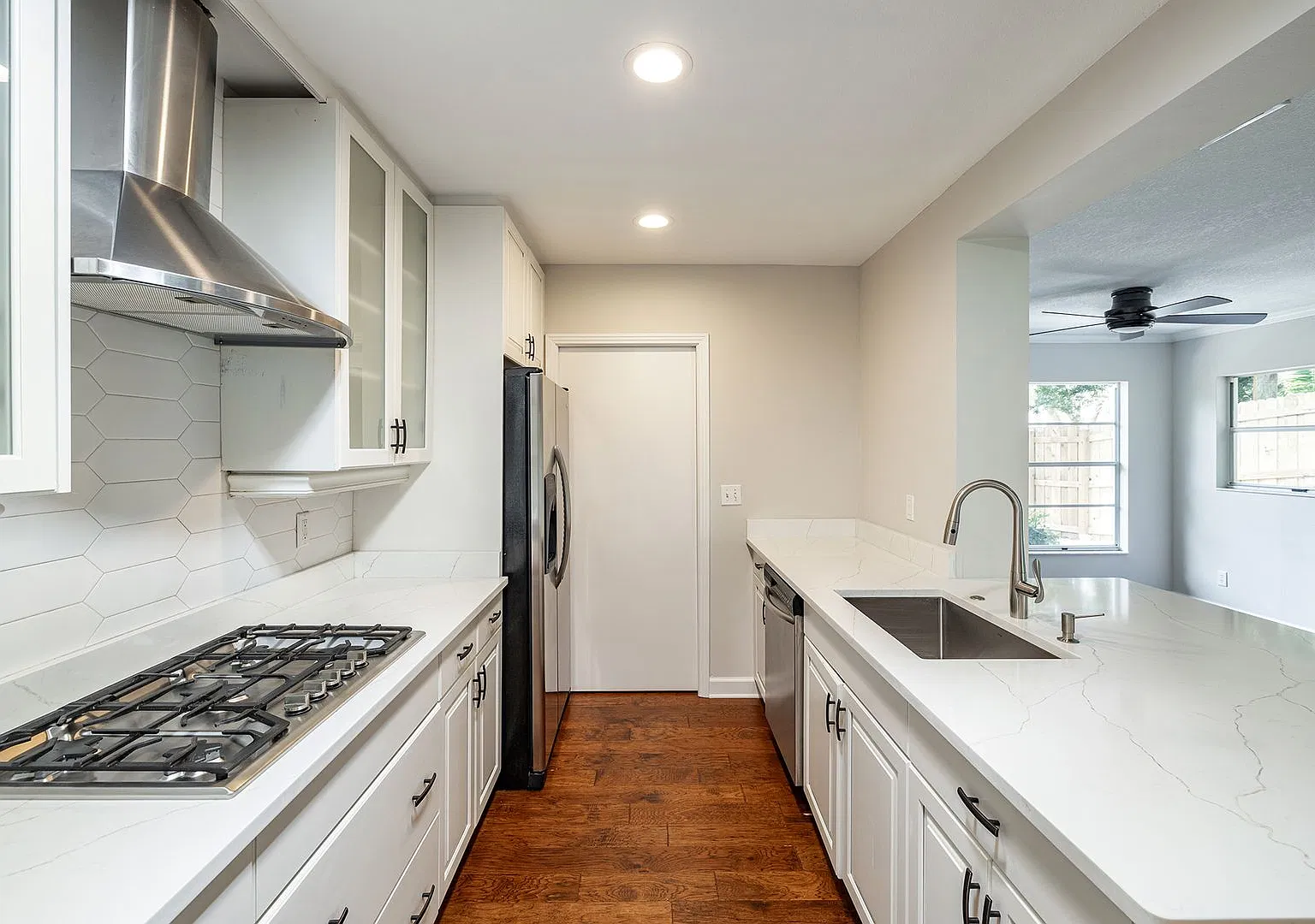 Plant High School 3 Bedroom — Photo 4