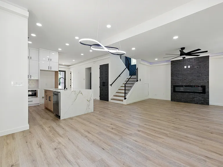 3299 Sims St — Photo 4
