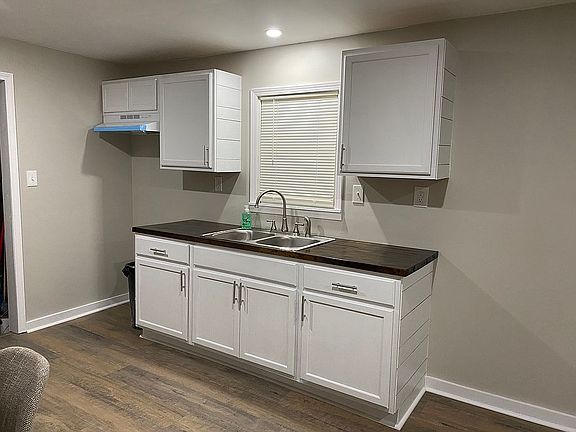 5th image of 430 Cotton Ave
