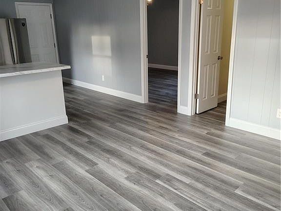 5th image of 320 Olivia Ave