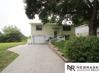 1834 N 111th St, Omaha, NE 68154