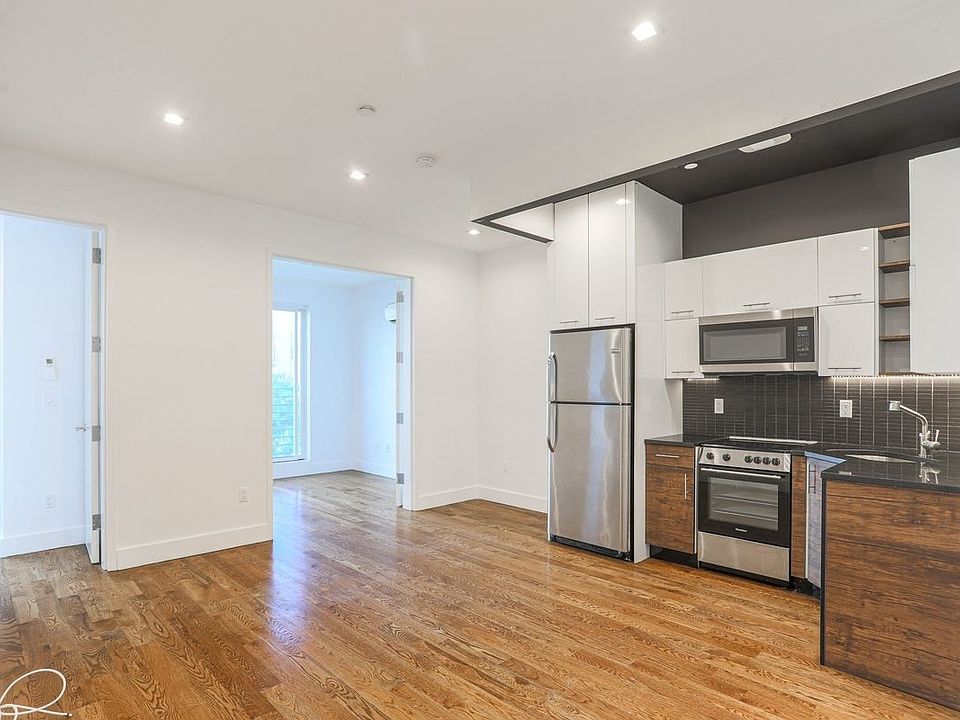 1st image of 945 Willoughby Ave #2AA