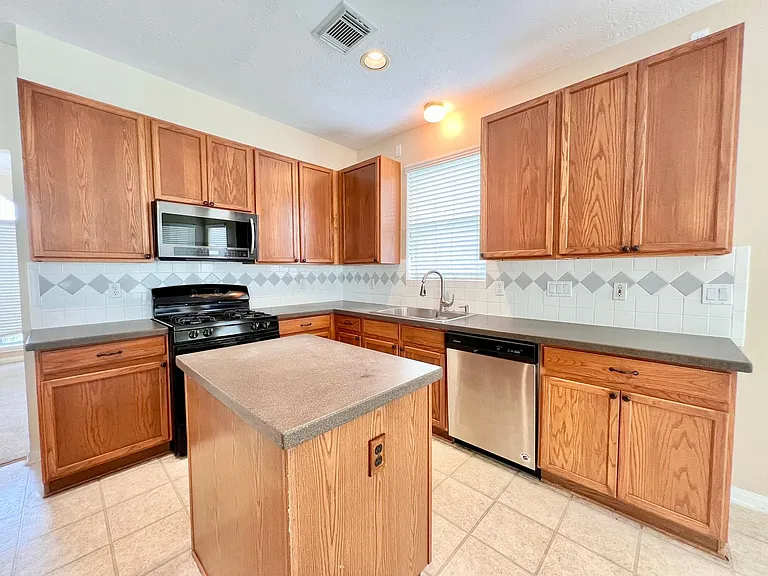 16735 Village View Trl — Photo 11