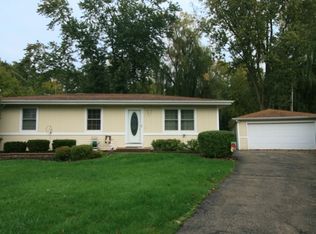 1910 Julie St, Woodstock, IL 60098