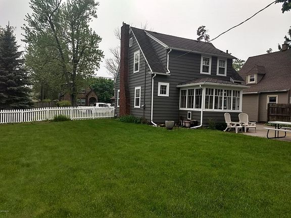 2nd image of 422 Wentworth Ave