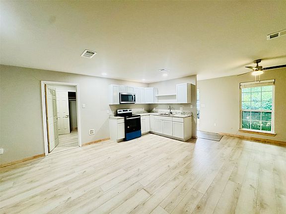 2nd image of 203 Wake Dr